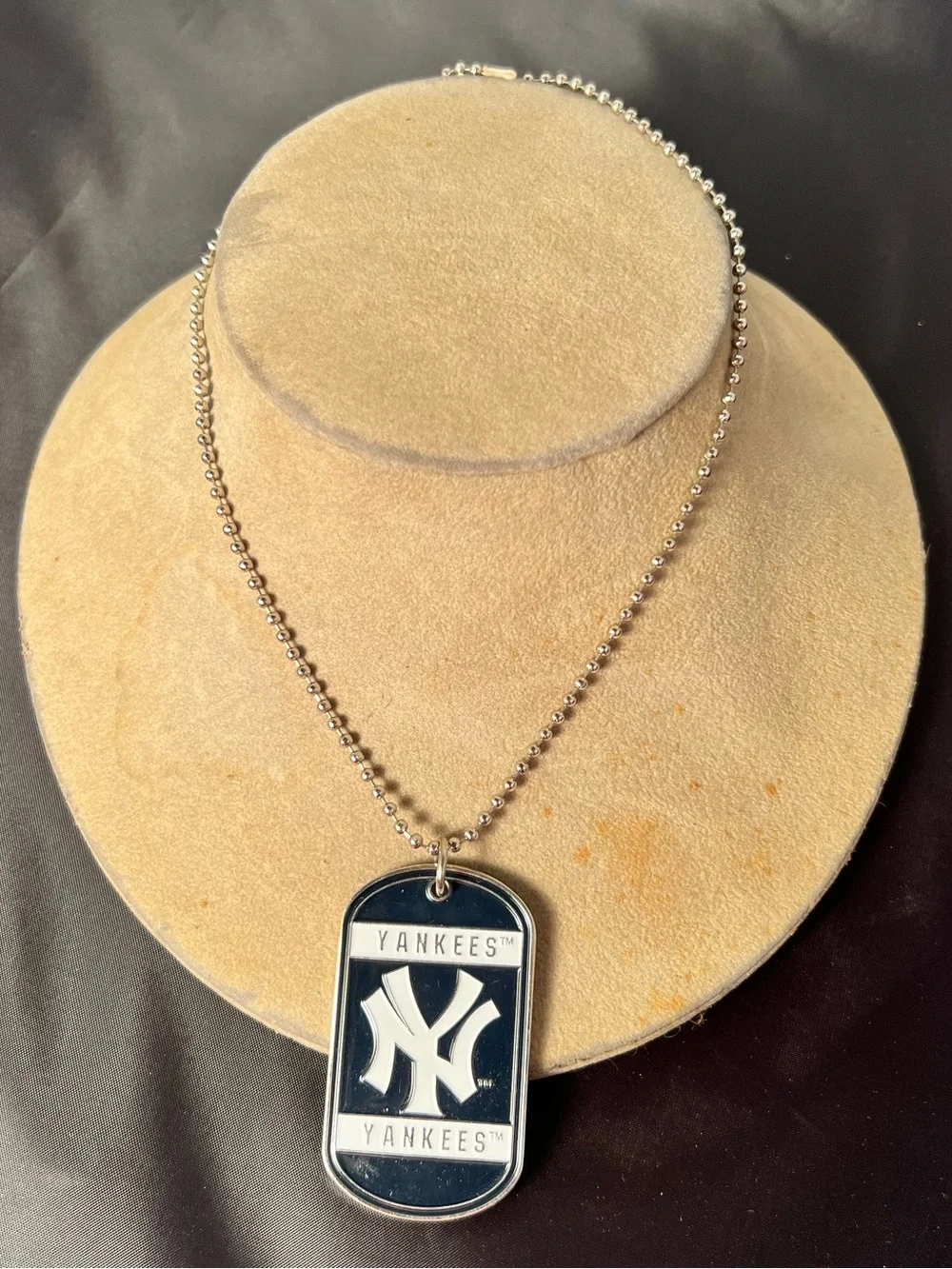 Official MLB New York Yankees Metal Dog Tag Necklace 17.5” Long 2014